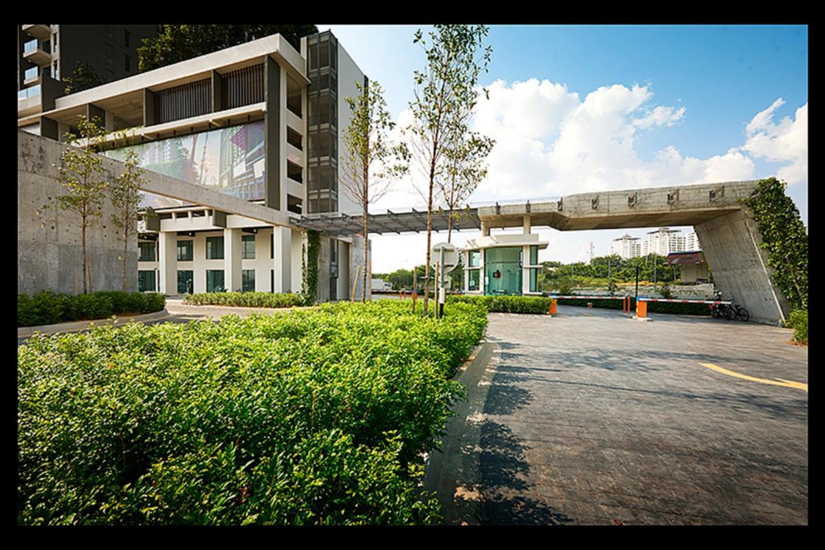 Homestay D'Univ 360 Place Seri Kembangan Exterior photo